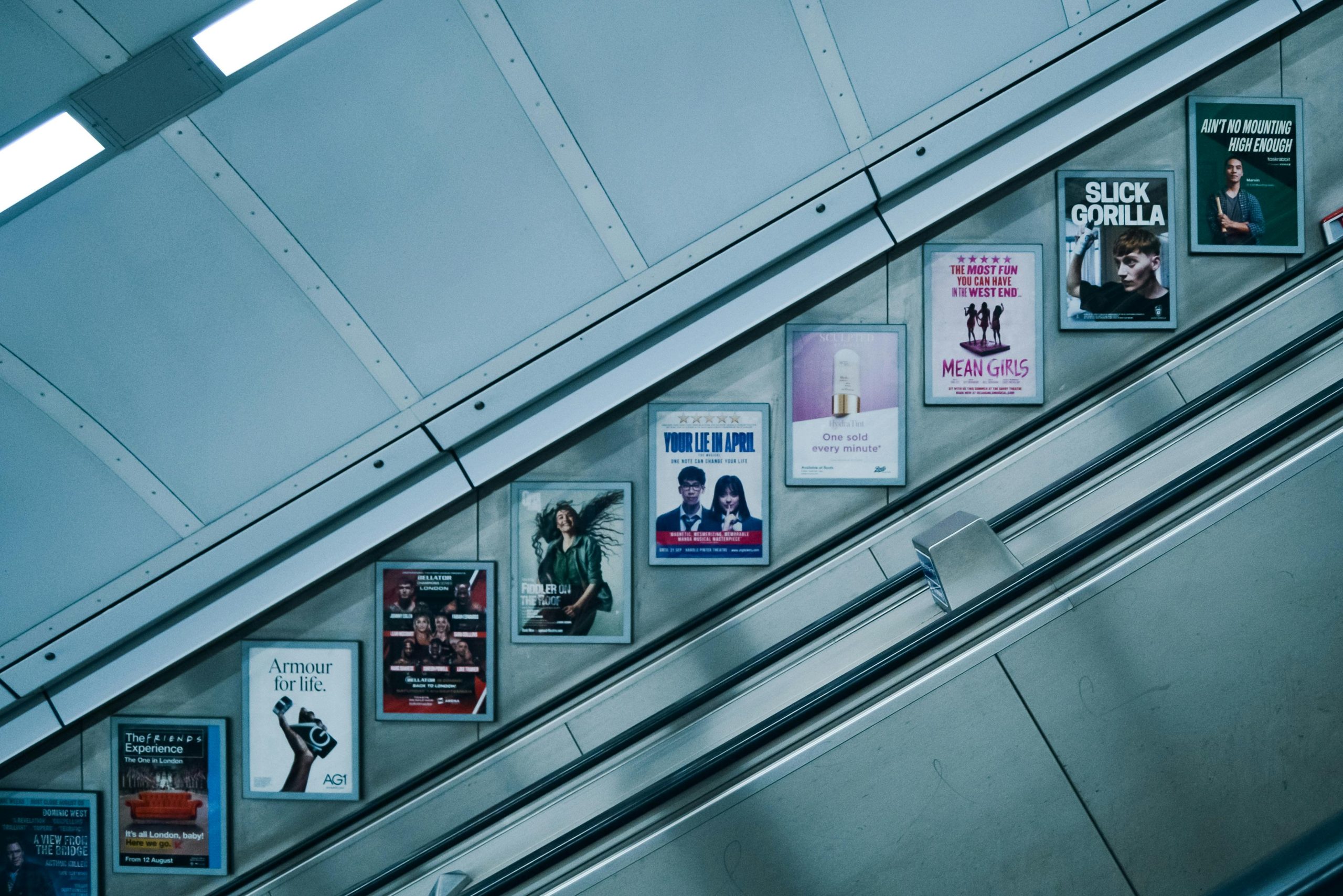 Bunte Werbung In Der Londoner U Bahn